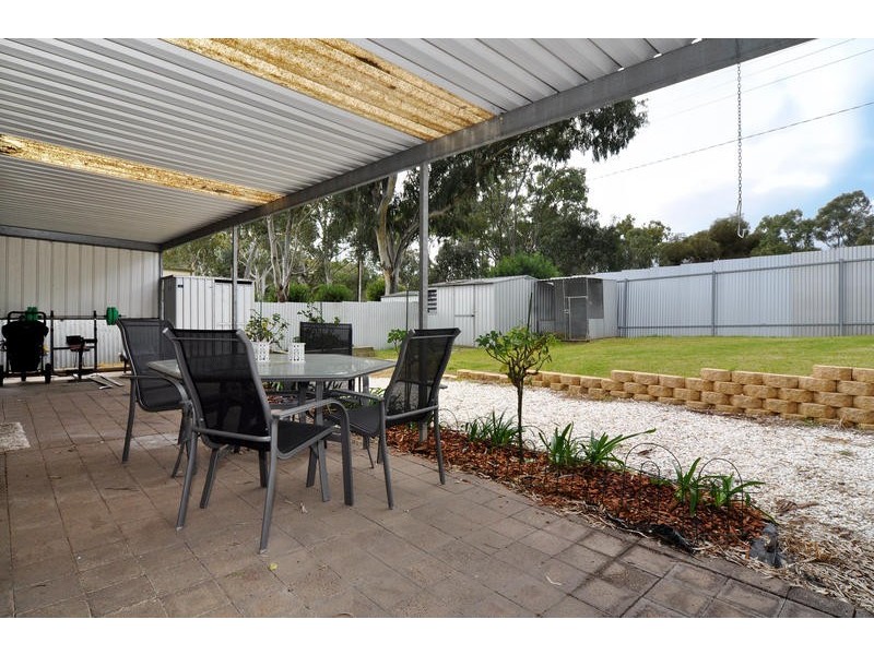 2 Brook Drive, Aberfoyle Park SA 5159