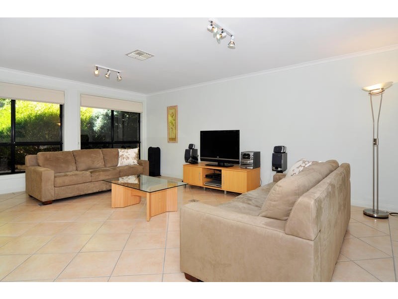 1 River Glen Place, Flagstaff Hill SA 5159