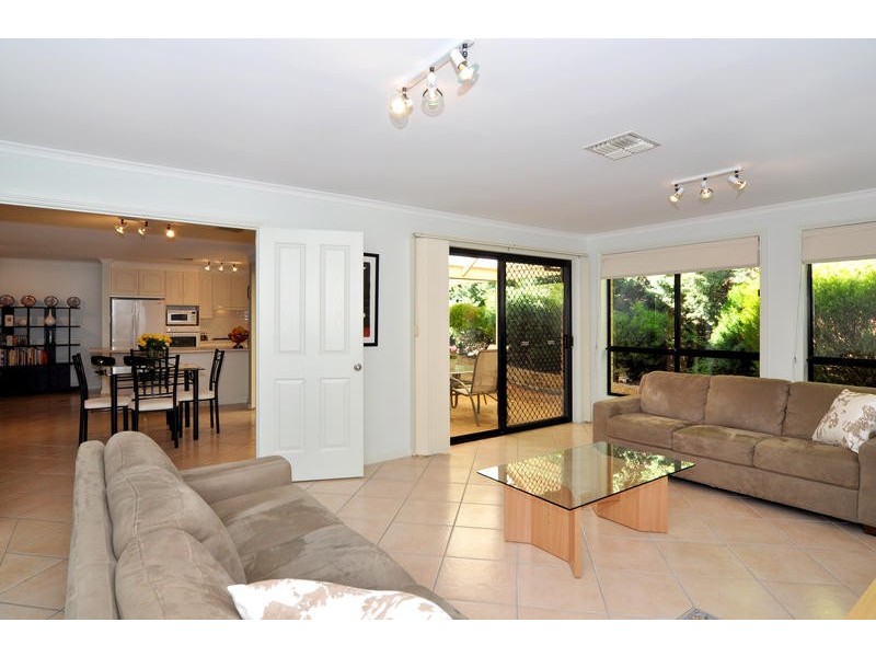 1 River Glen Place, Flagstaff Hill SA 5159