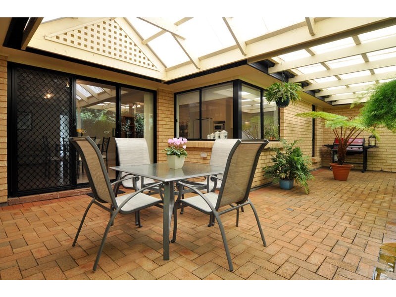 1 River Glen Place, Flagstaff Hill SA 5159