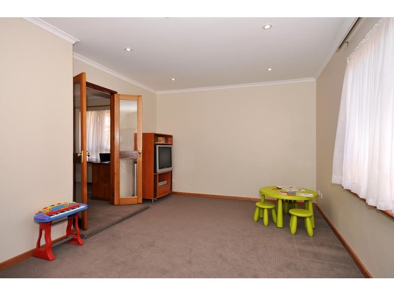 4 Moffatt Court, Flagstaff Hill SA 5159