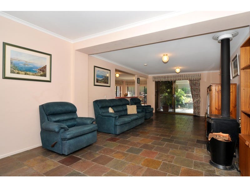 6 Woodland Grove, Aberfoyle Park SA 5159