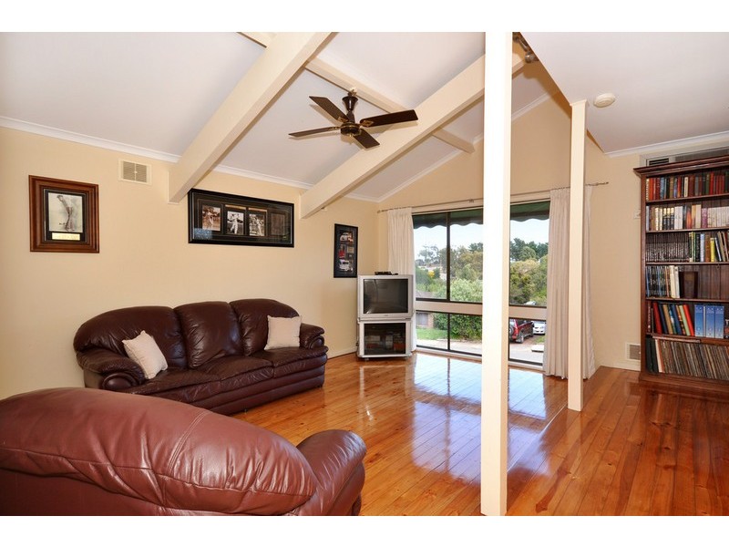 9 Scarvell Avenue, Trott Park SA 5158