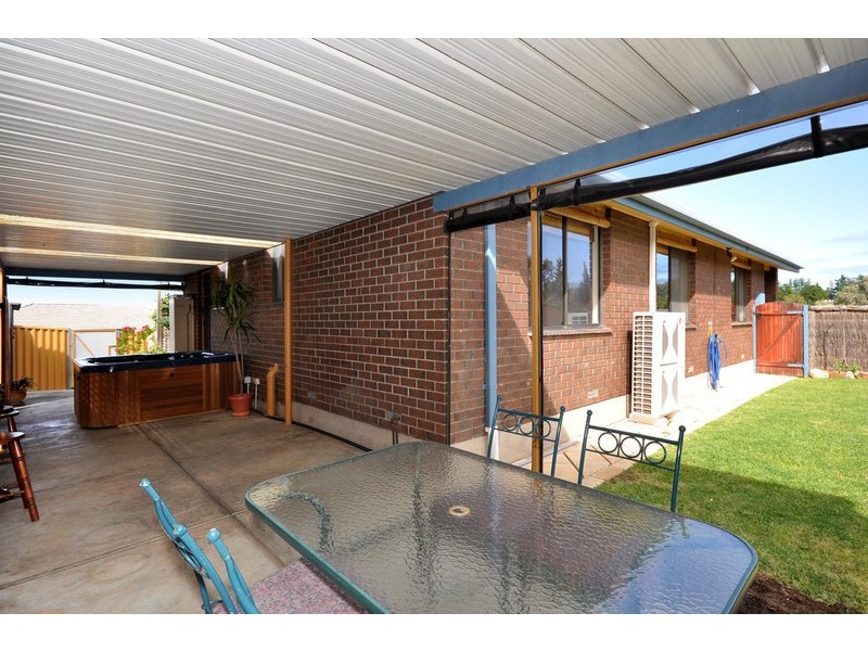 9 Scarvell Avenue, Trott Park SA 5158