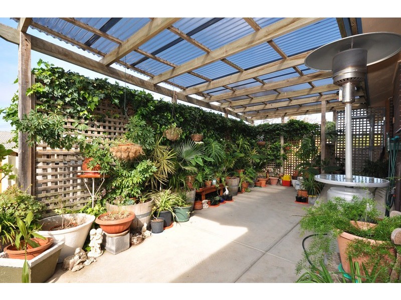 9 Scarvell Avenue, Trott Park SA 5158