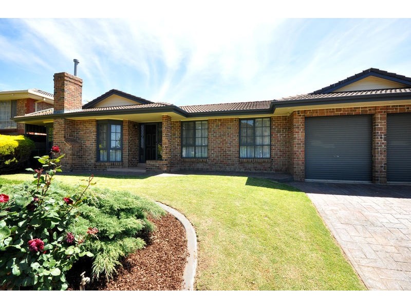 22 Crossdale Drive, Aberfoyle Park SA 5159