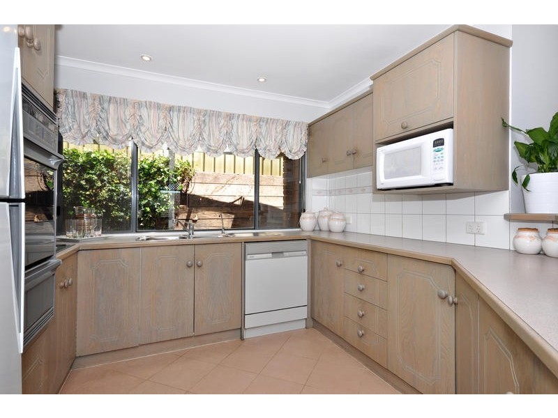 22 Crossdale Drive, Aberfoyle Park SA 5159