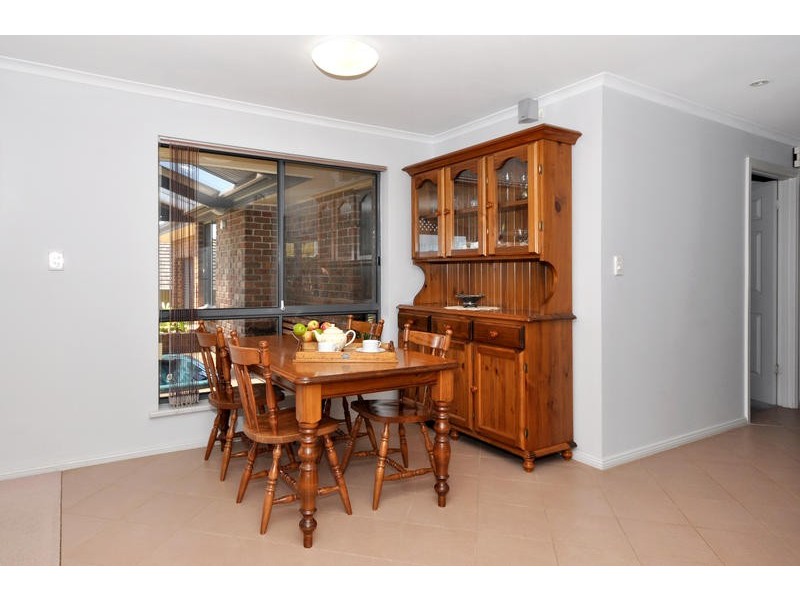 22 Crossdale Drive, Aberfoyle Park SA 5159