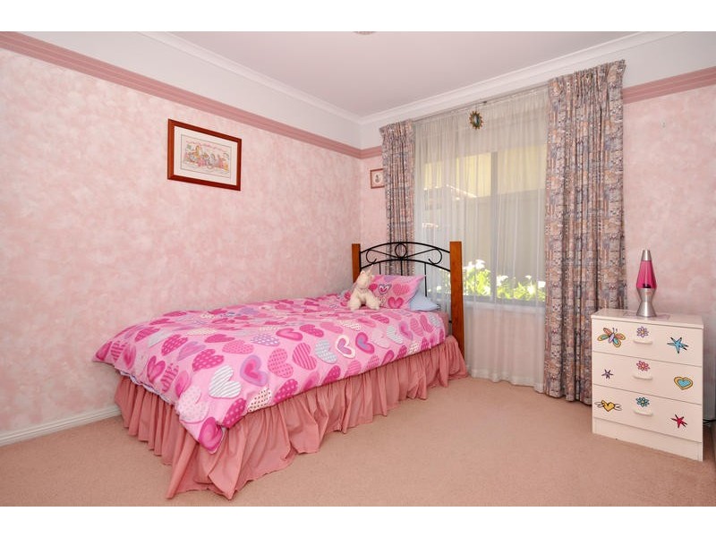 22 Crossdale Drive, Aberfoyle Park SA 5159