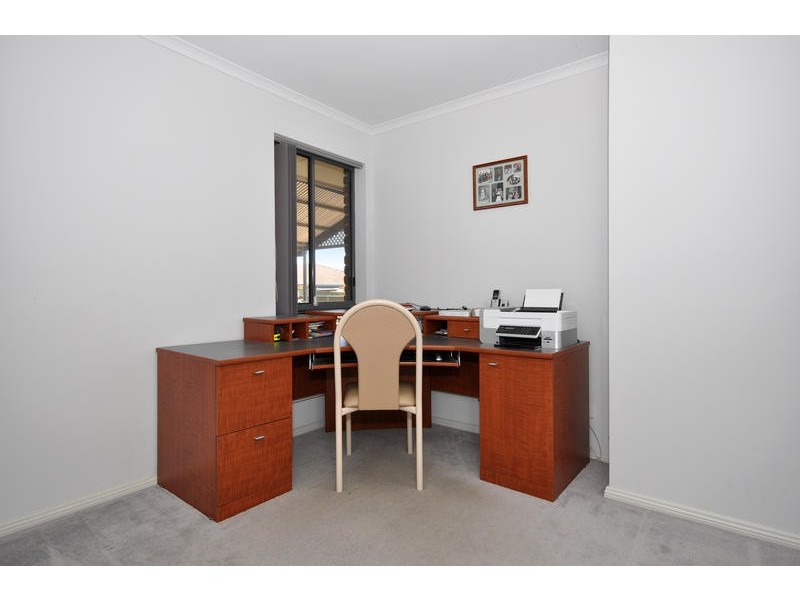 22 Crossdale Drive, Aberfoyle Park SA 5159