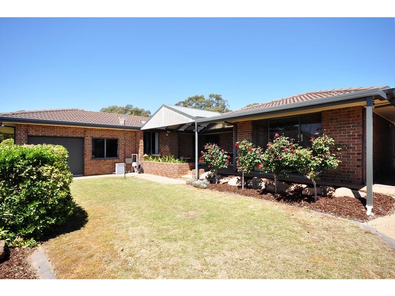 22 Crossdale Drive, Aberfoyle Park SA 5159