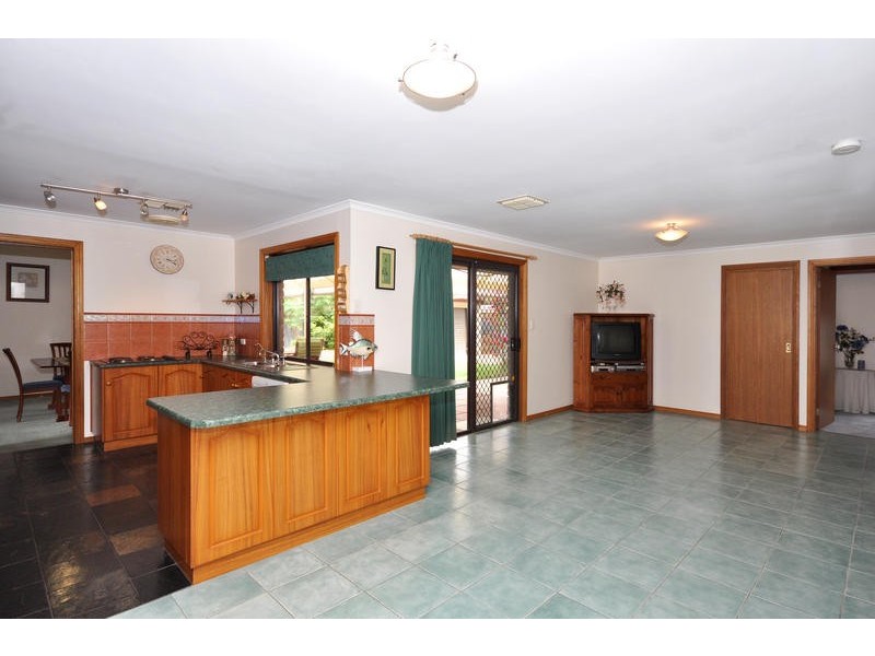 90 Fraser Avenue, Happy Valley SA 5159