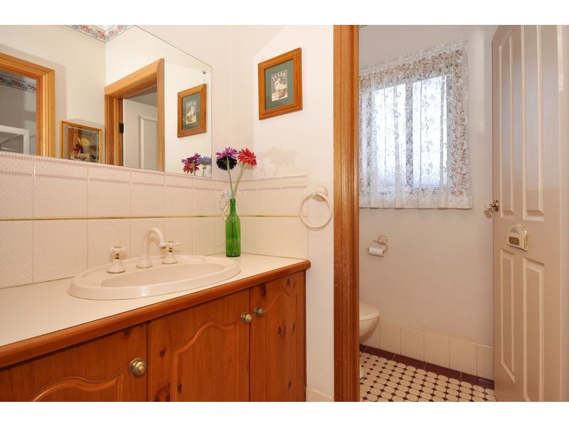 5 Brookside Walk, Aberfoyle Park SA 5159