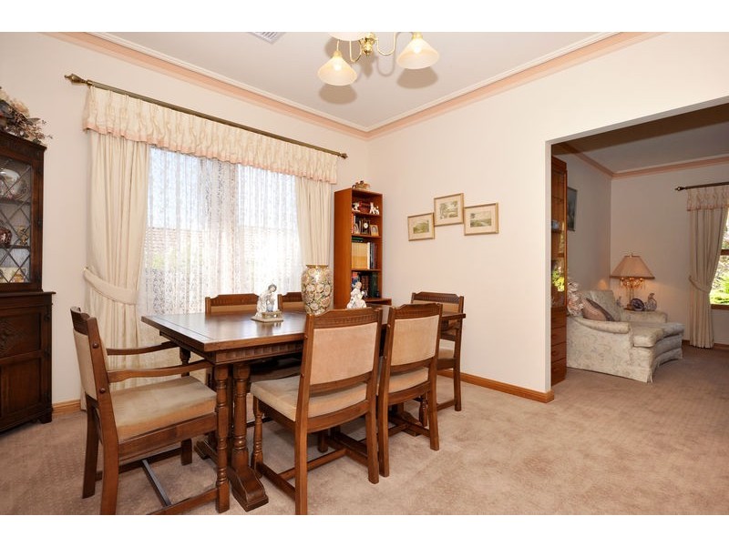 5 Brookside Walk, Aberfoyle Park SA 5159