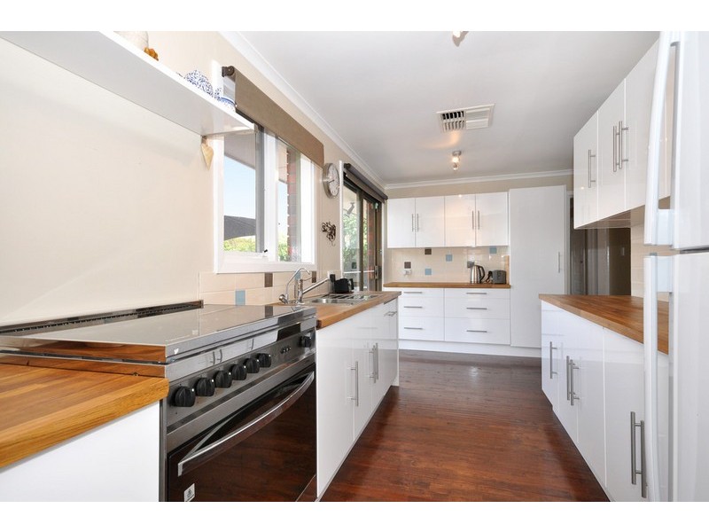 11 Dalpura Grove, Aberfoyle Park SA 5159