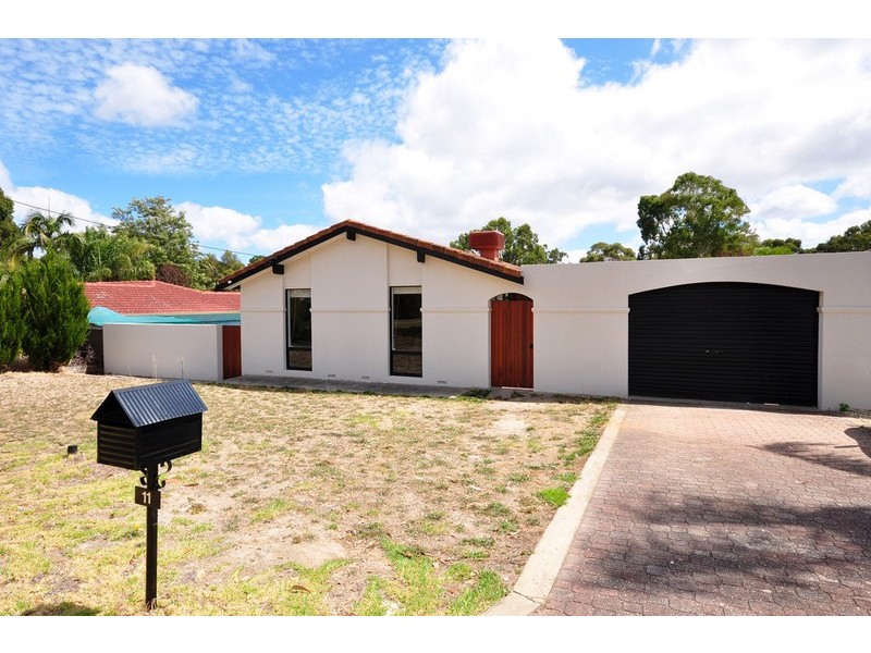 11 Dalpura Grove, Aberfoyle Park SA 5159