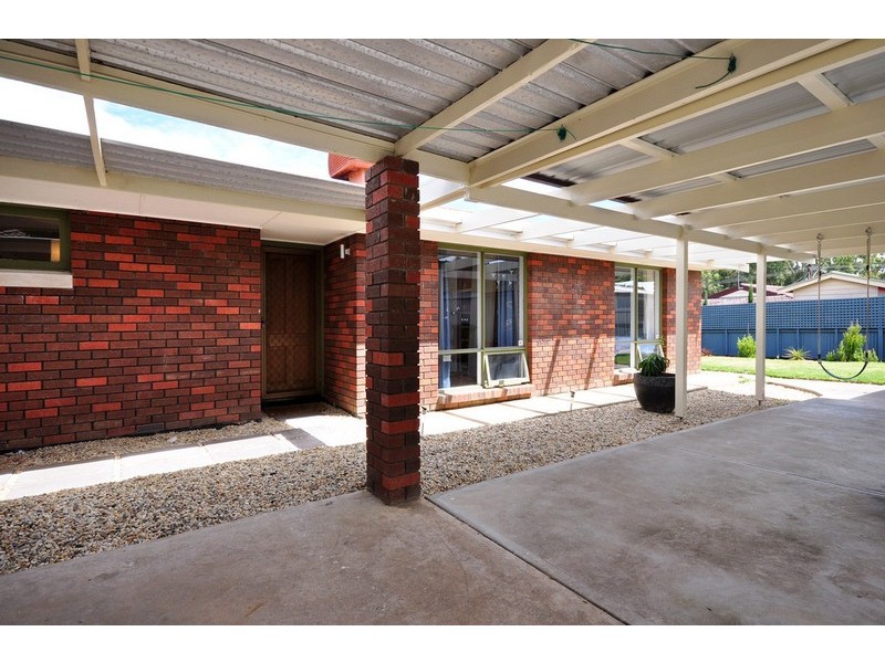 11 Dalpura Grove, Aberfoyle Park SA 5159