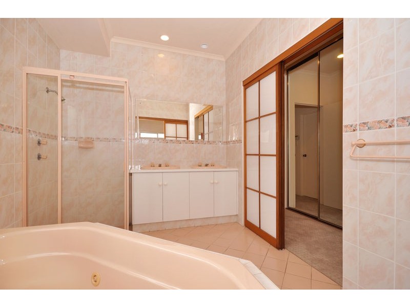 43 Sandalwood Crescent, Flagstaff Hill SA 5159