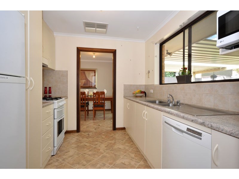 4 Ivy Street, Aberfoyle Park SA 5159