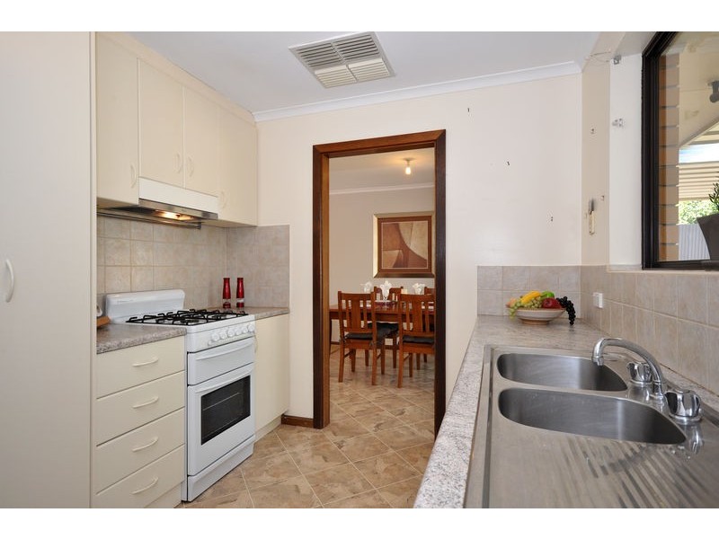 4 Ivy Street, Aberfoyle Park SA 5159