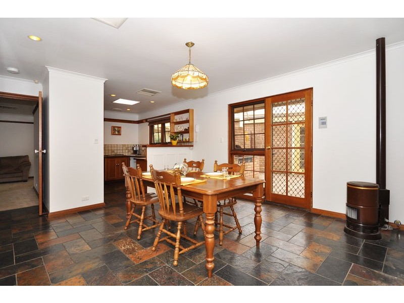 6 Horseshoe Drive, Aberfoyle Park SA 5159