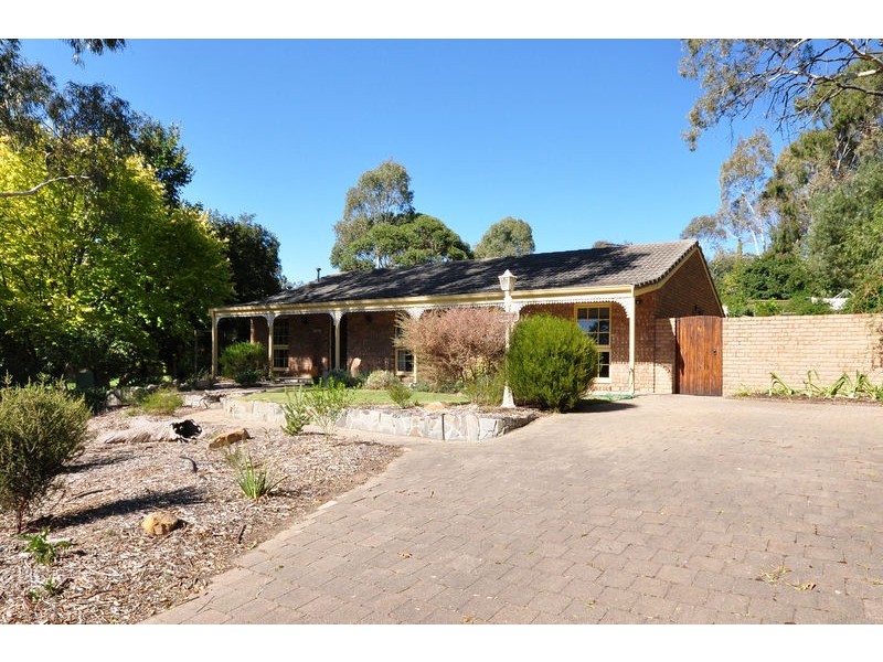 6 Horseshoe Drive, Aberfoyle Park SA 5159