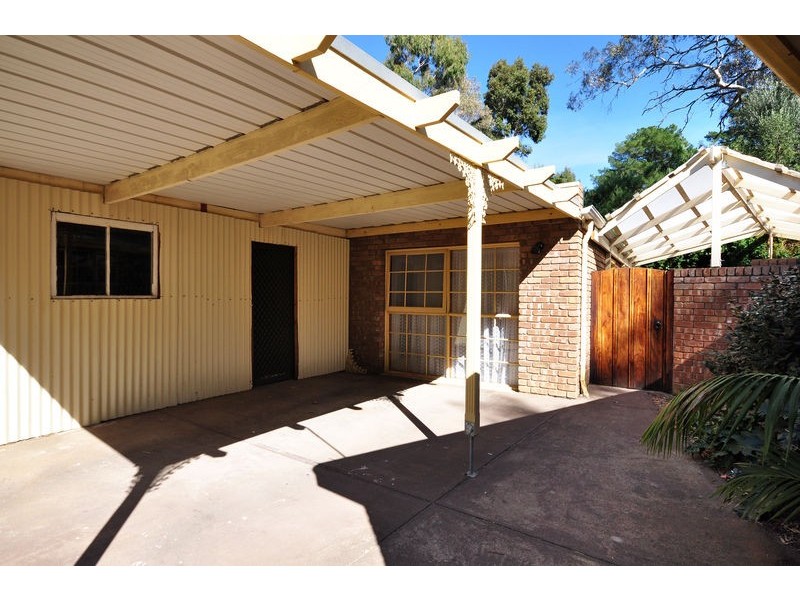 6 Horseshoe Drive, Aberfoyle Park SA 5159