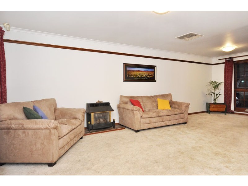 6 Horseshoe Drive, Aberfoyle Park SA 5159