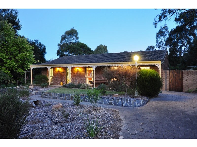 6 Horseshoe Drive, Aberfoyle Park SA 5159