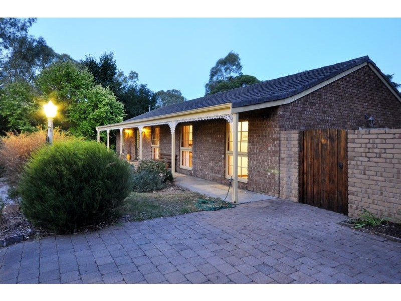 6 Horseshoe Drive, Aberfoyle Park SA 5159