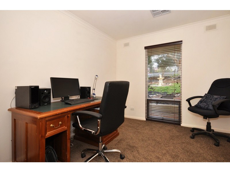 93 Black Road, Flagstaff Hill SA 5159