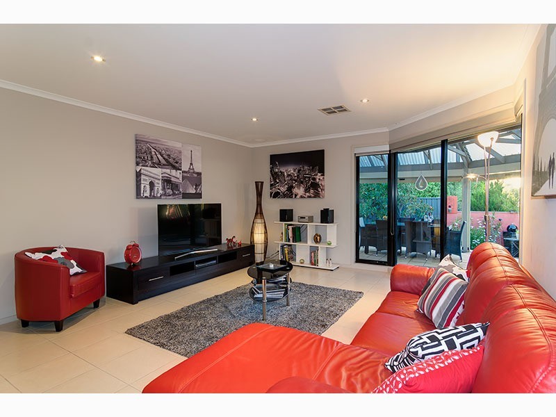 19 Acacia Grove, Flagstaff Hill SA 5159