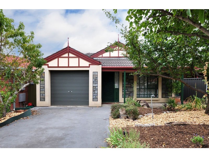 21 Champagne Crescent, Woodcroft SA 5162