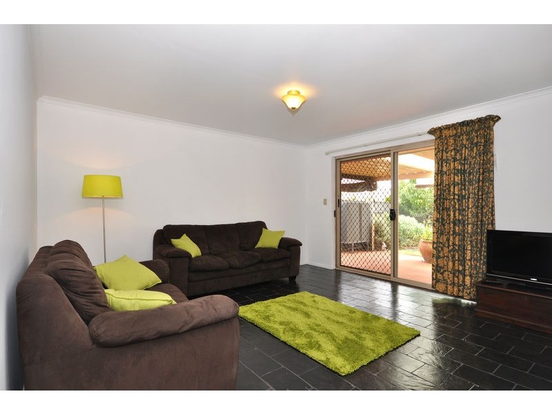 21 Champagne Crescent, Woodcroft SA 5162