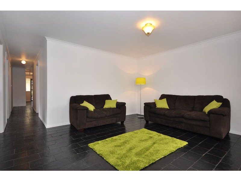 21 Champagne Crescent, Woodcroft SA 5162