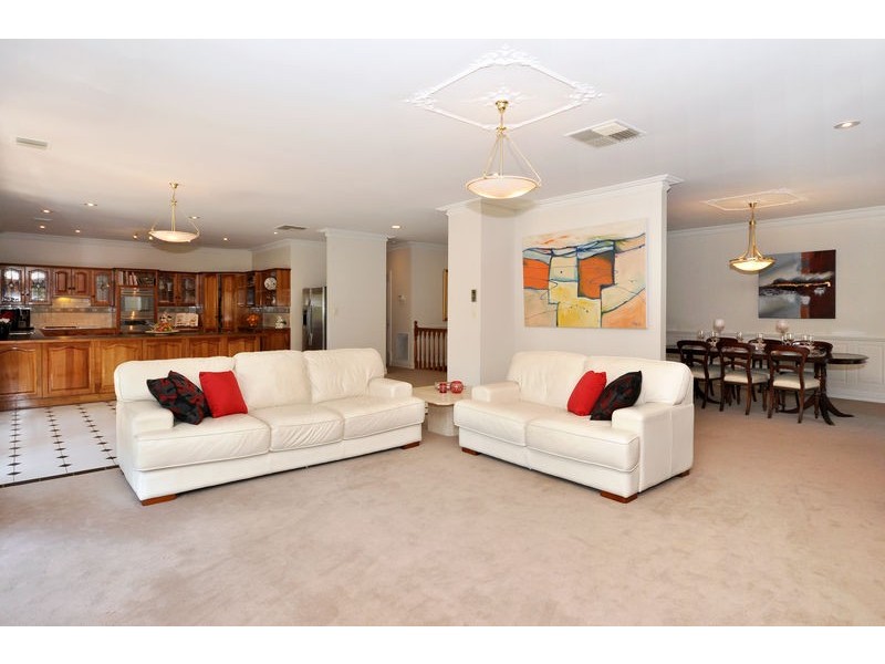 16 Cormorant Avenue, Flagstaff Hill SA 5159