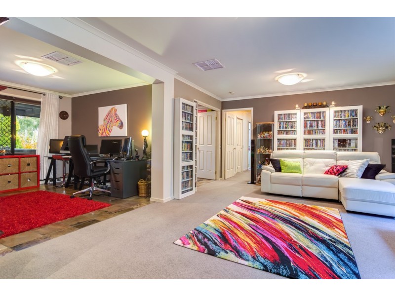 3 Bushland Drive, Aberfoyle Park SA 5159