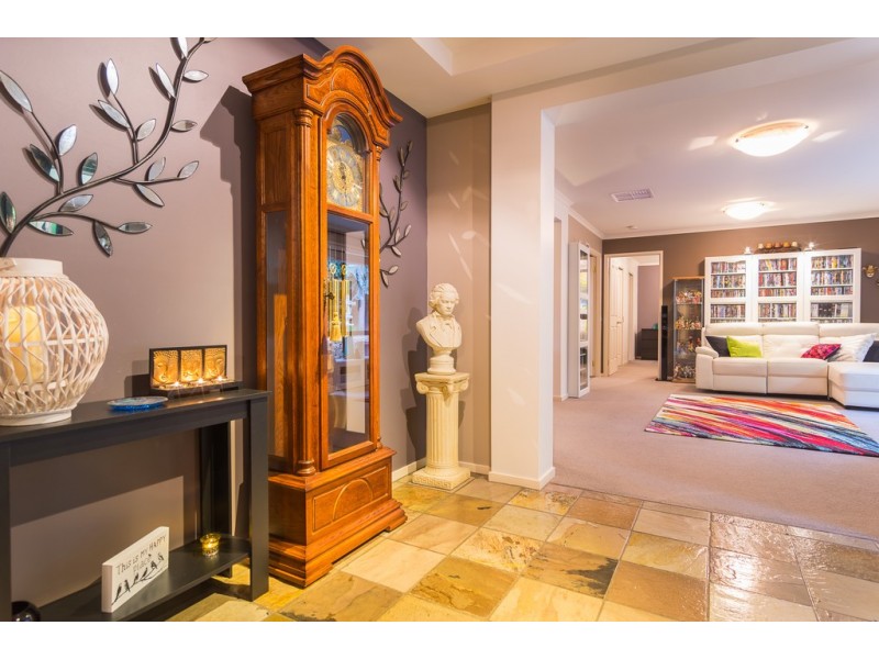 3 Bushland Drive, Aberfoyle Park SA 5159