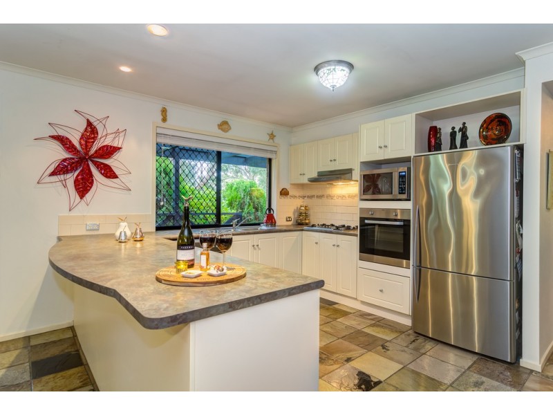 3 Bushland Drive, Aberfoyle Park SA 5159