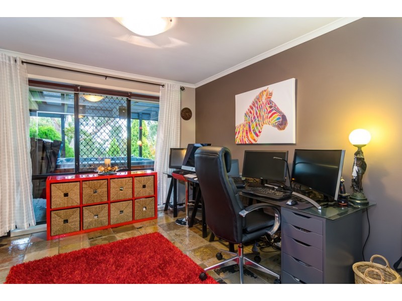 3 Bushland Drive, Aberfoyle Park SA 5159