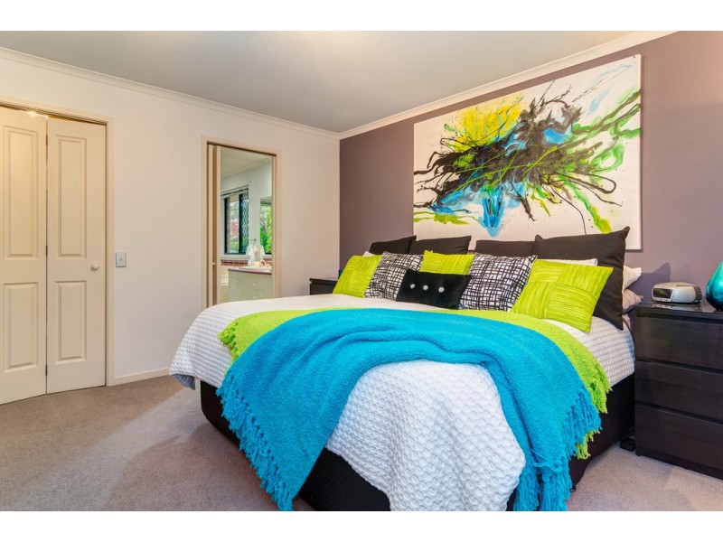 3 Bushland Drive, Aberfoyle Park SA 5159