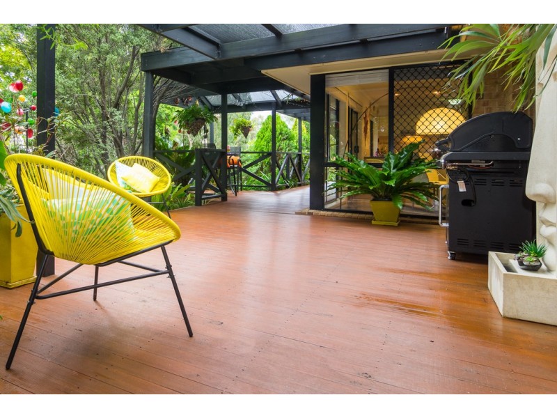 3 Bushland Drive, Aberfoyle Park SA 5159