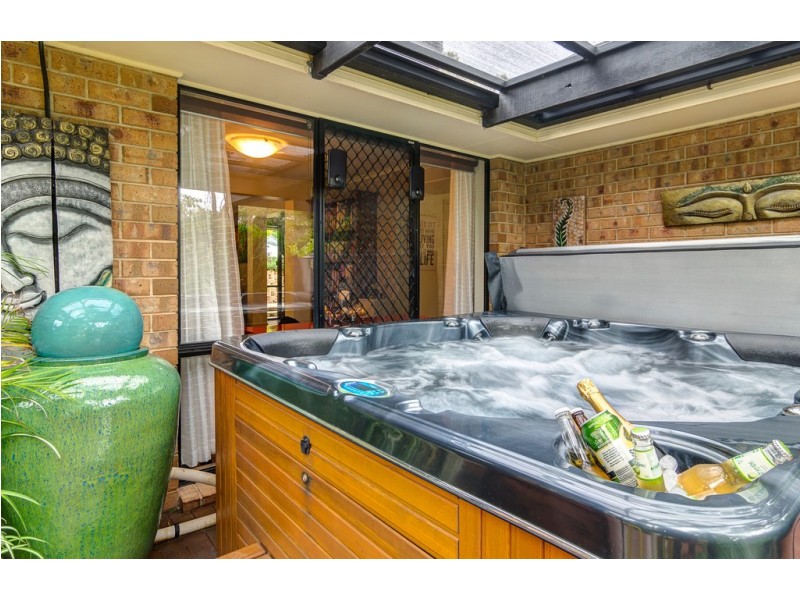 3 Bushland Drive, Aberfoyle Park SA 5159