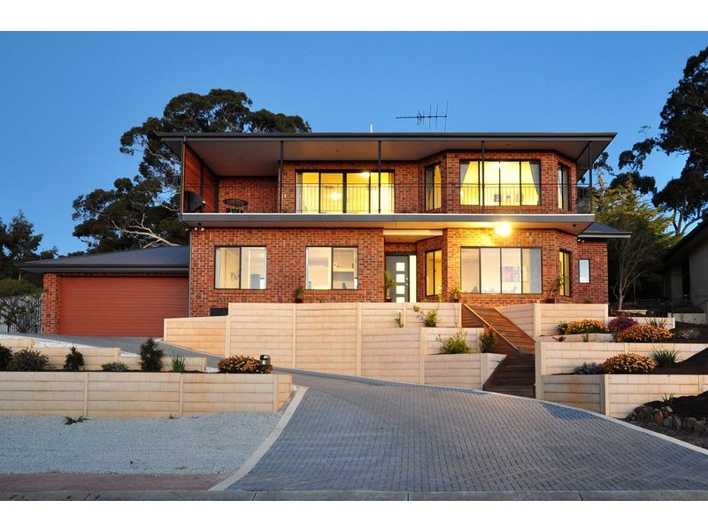 1 Kevin Court, Happy Valley SA 5159