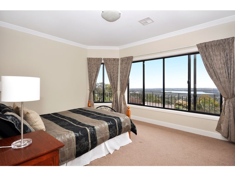 1 Kevin Court, Happy Valley SA 5159