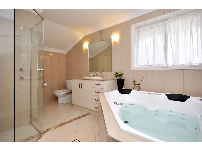 1 Kevin Court, Happy Valley SA 5159