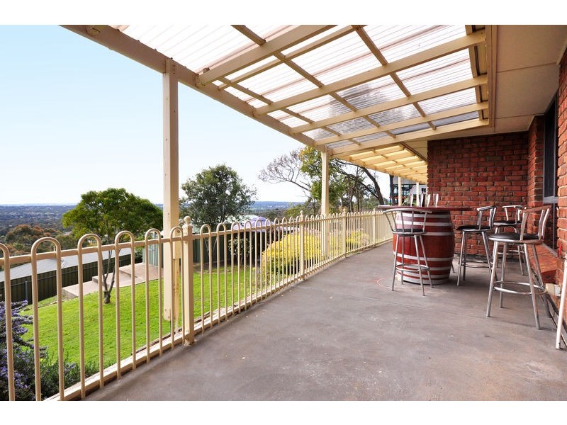 4 Kevin Court, Happy Valley SA 5159