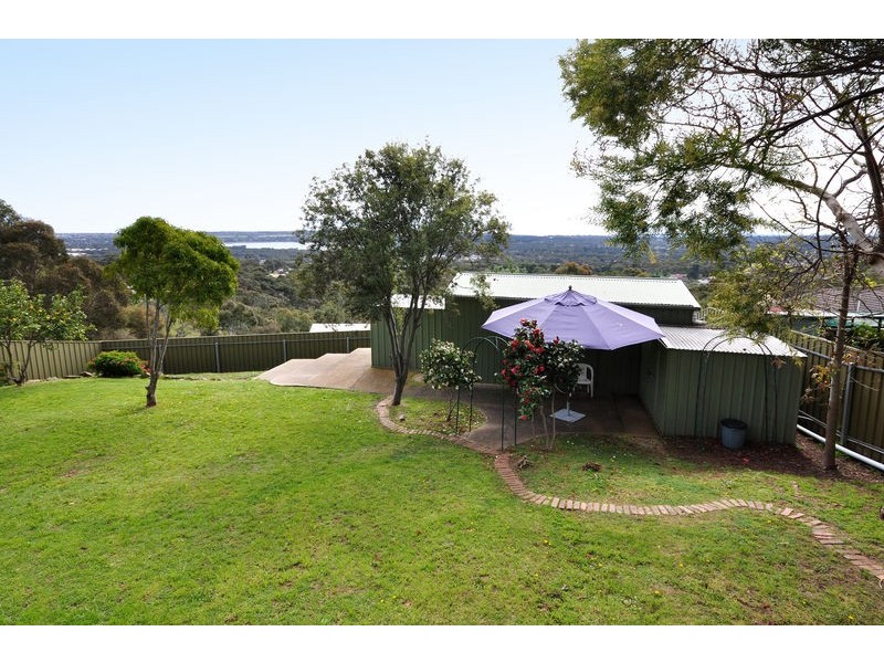 4 Kevin Court, Happy Valley SA 5159