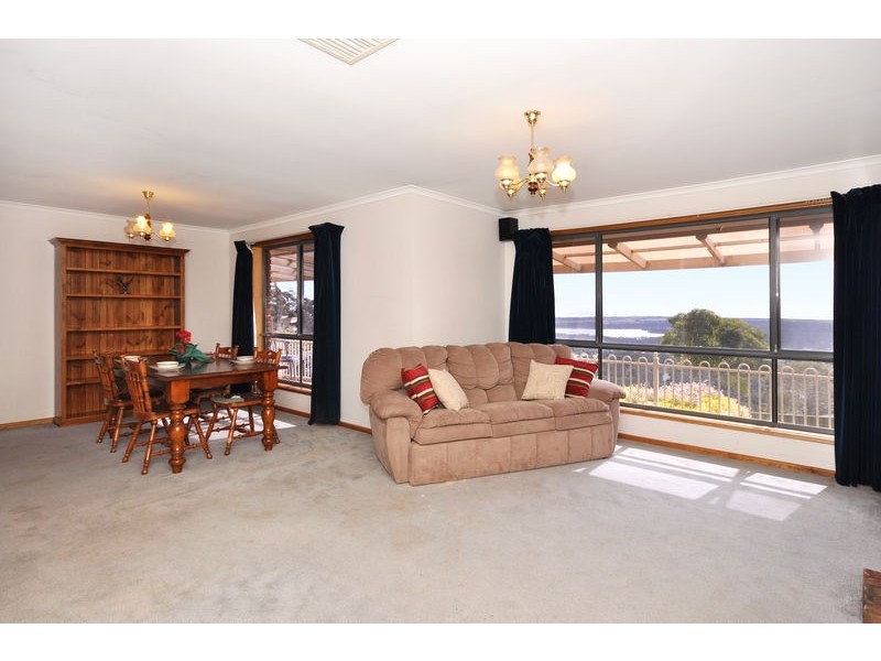 4 Kevin Court, Happy Valley SA 5159