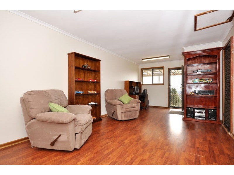 4 Kevin Court, Happy Valley SA 5159